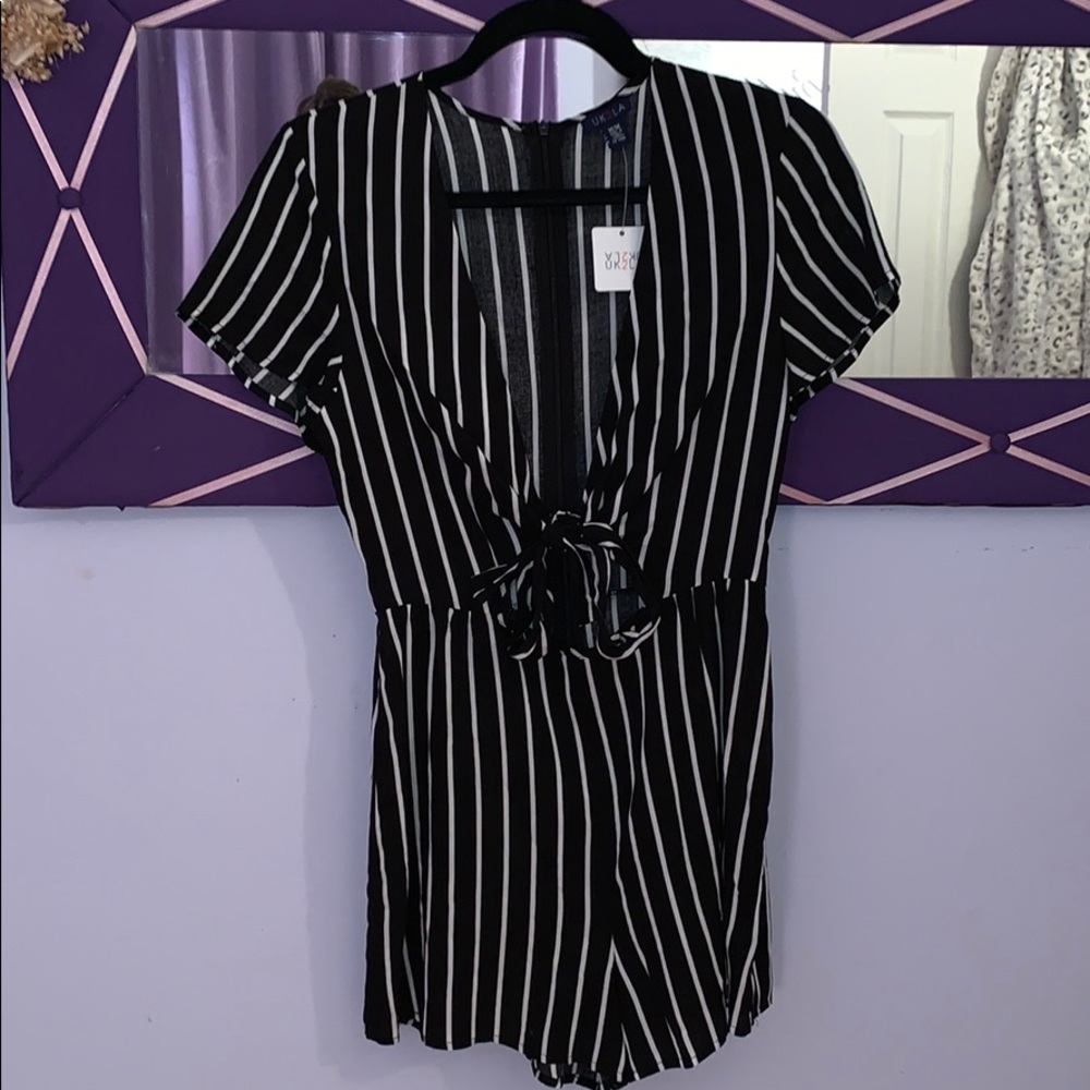 NWT UK2LA Striped Romper